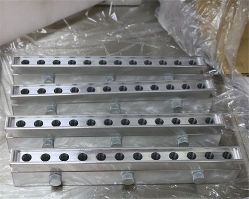 Linea di produzione di rossetti rossetti 12 fori becco d'uccello muffa di alluminio argento facile da pulire