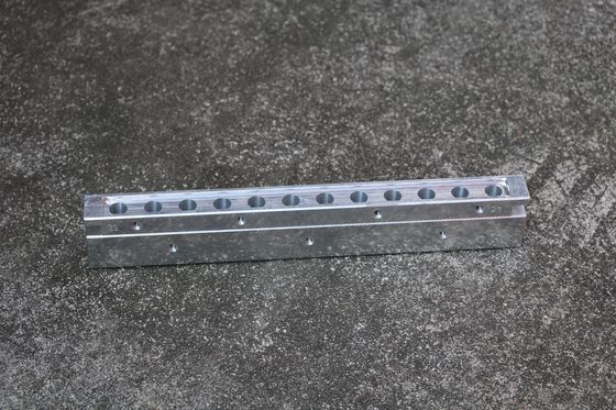 12 buchi di muffa sul balsamo per labbra doppio colore inclinato con logo personalizzato