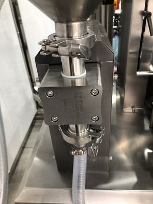 Servo automatico a testa singola pompa di 6000 bottiglie all'ora