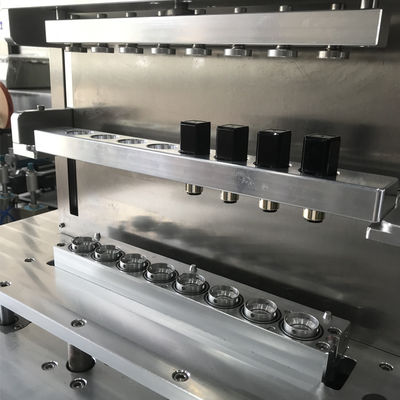 Linea di produzione di rossetto pieno - Macchina di rilascio automatico di rossetto con 8 fori pieno silicone