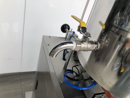 Automatica SUS304 Macchina di riempimento di lucido per labbra a testa singola Verticale