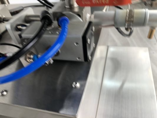 Automatica SUS304 Macchina di riempimento di lucido per labbra a testa singola Verticale