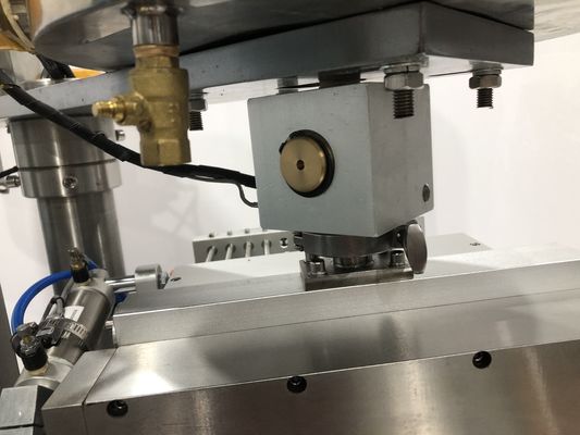 SUS304 Macchina di riempimento con matita per sopracciglia 12 fori Doppio barile Macchina automatica di riempimento con rossetto