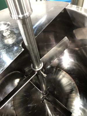 SUS304 Macchina di riempimento con matita per sopracciglia 12 fori Doppio barile Macchina automatica di riempimento con rossetto
