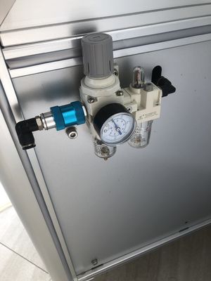 Linea di produzione di rossetti completamente automatica con testa singola, doppia canna, macchina di riempimento di rossetti ad alta velocità
