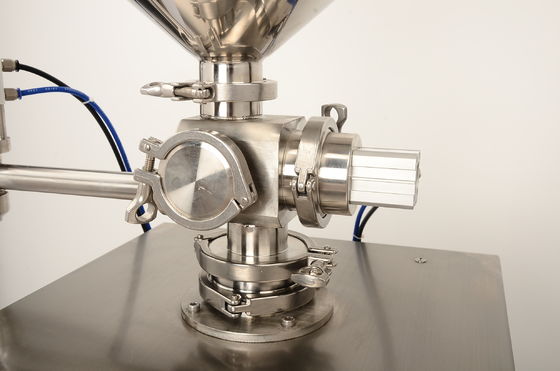 Air Cushion BB Frost Filling Machine 30-50 Bottiglie/Min Makeup Base Filling Machine Materiale in acciaio inox