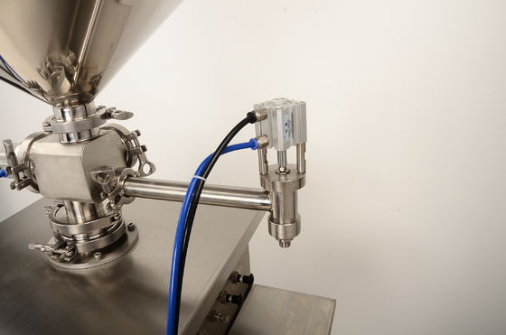 Air Cushion BB Frost Filling Machine 30-50 Bottiglie/Min Makeup Base Filling Machine Materiale in acciaio inox