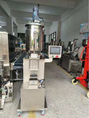 Macchine di riempimento a doppia testa con mascara e lucentezza dei labbra