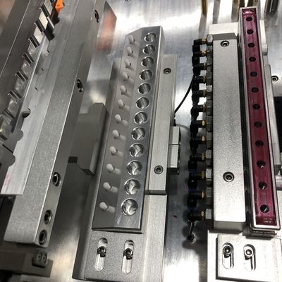 Macchina automatica per smaltire la muffa in alluminio a 12 fori
