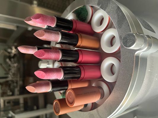 Automatica spruzzare bella macchina di polvere d'oro per il rossetto